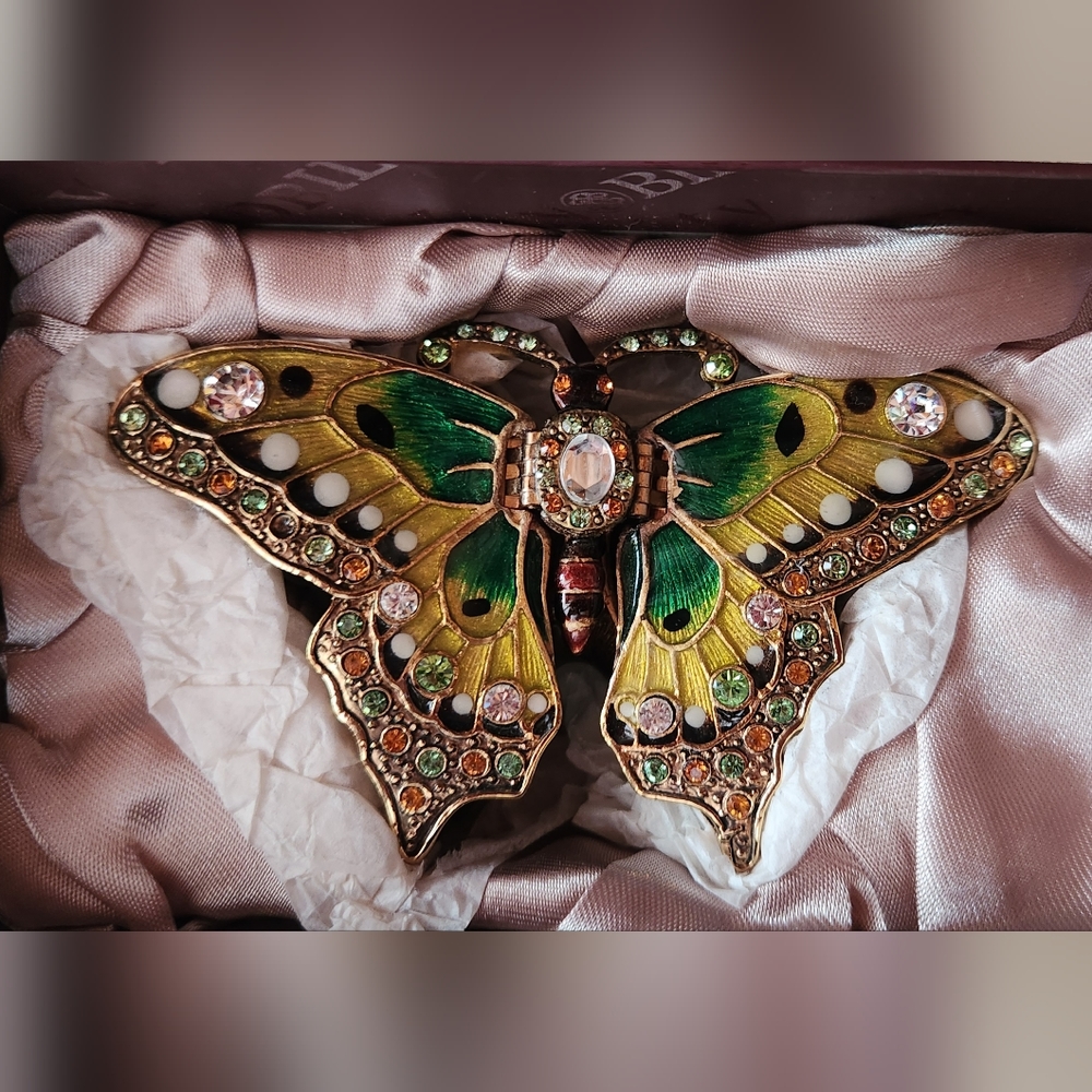 Pretty butterfly trinket box